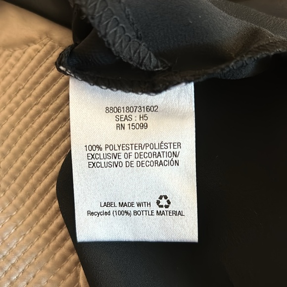 Black Flowy Blousewith Black Beads-sz large - Picture 15 of 16